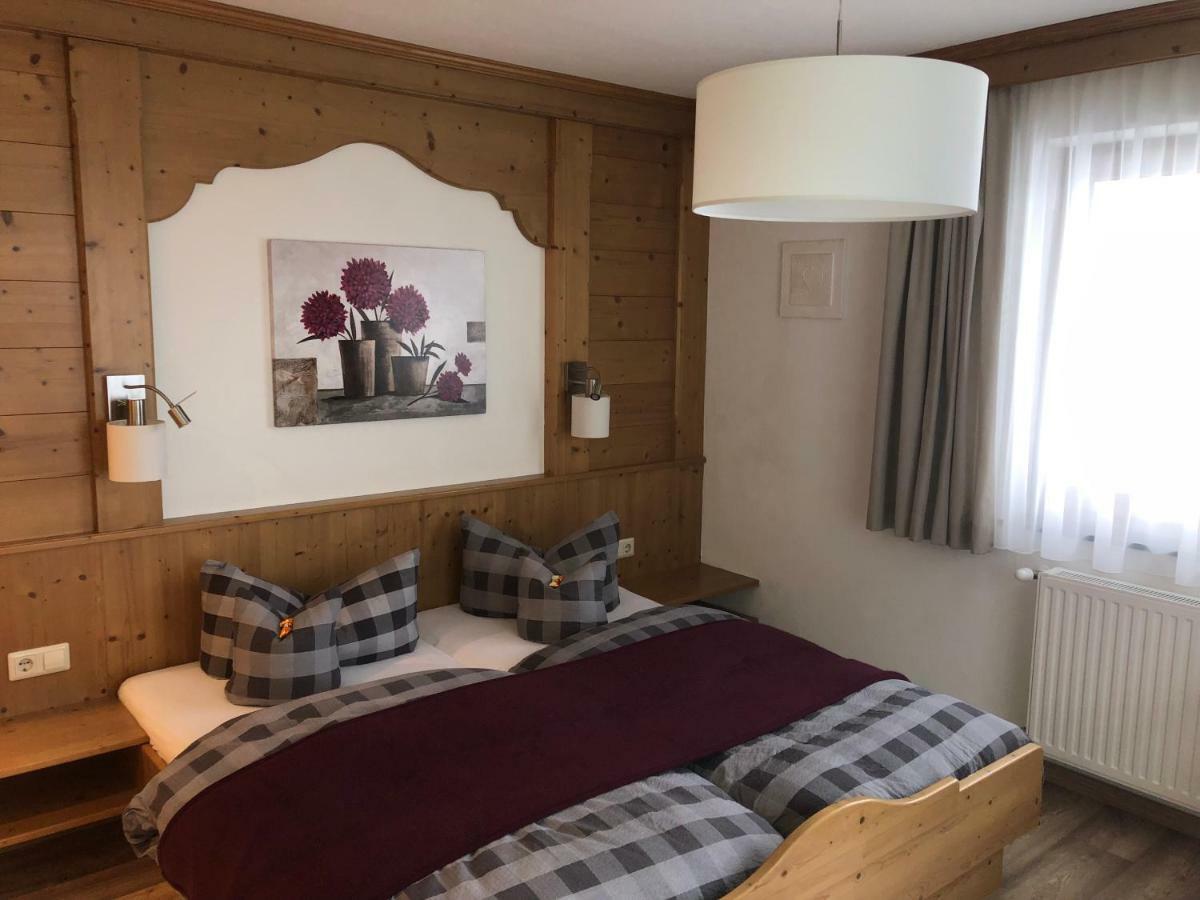 Ferienwohnung Haus am Wald Neustift im Stubaital Exterior foto